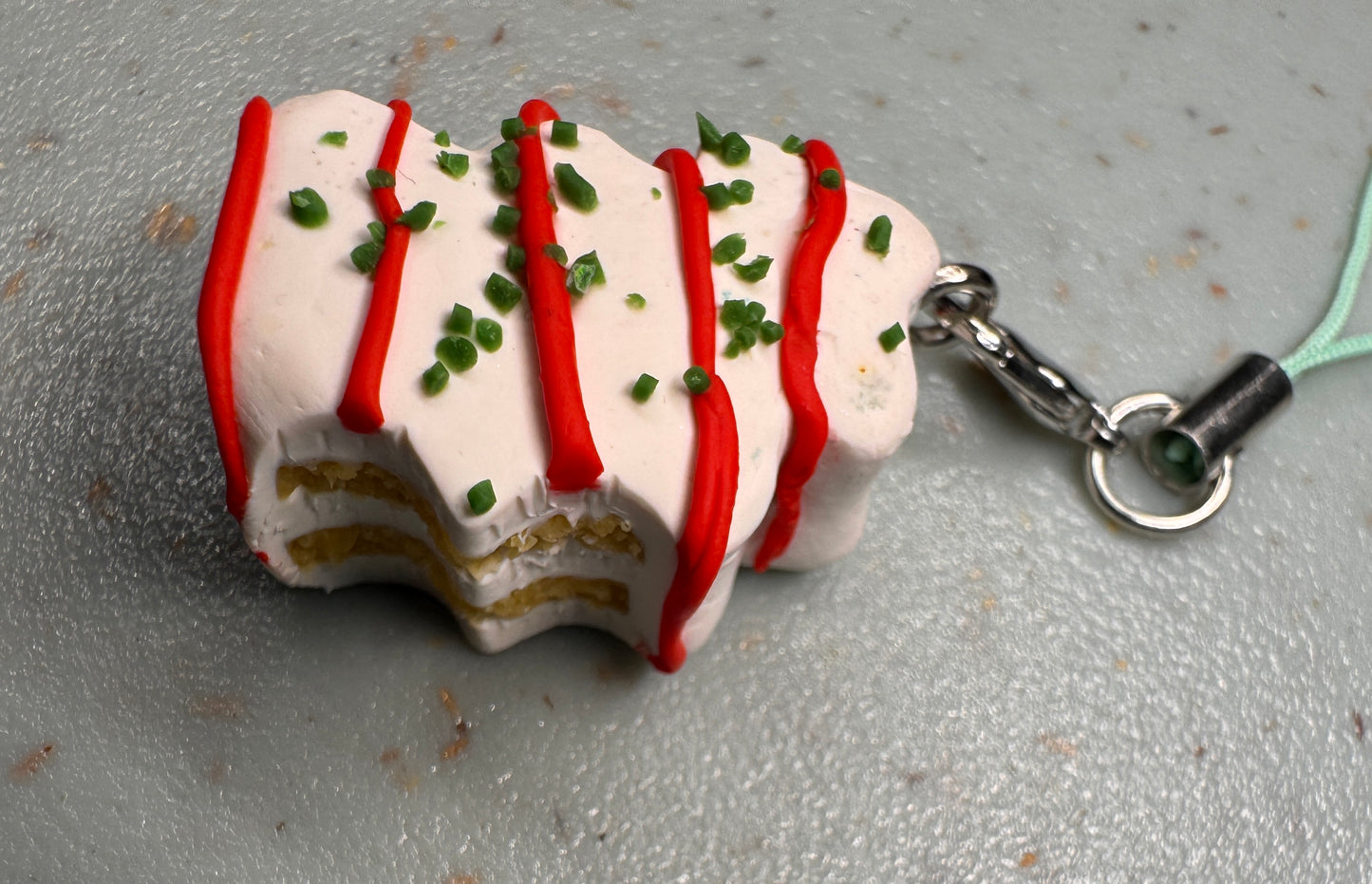 Cmas Tree Cake Keychain