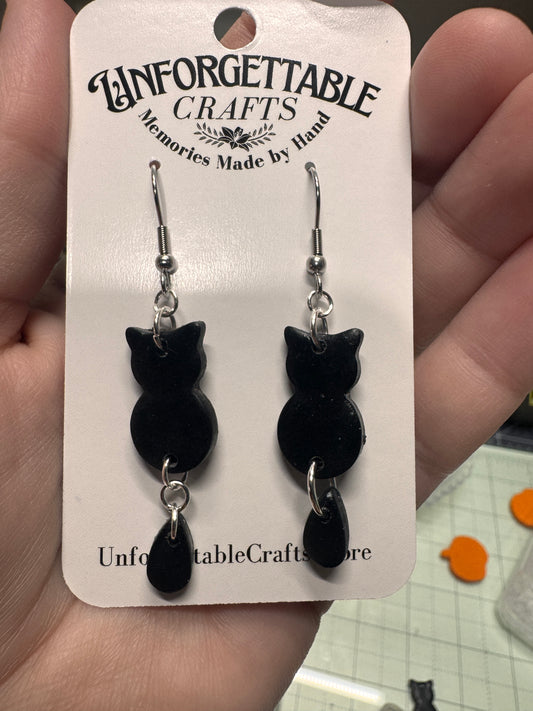 Swinging Tail Cats Earrings